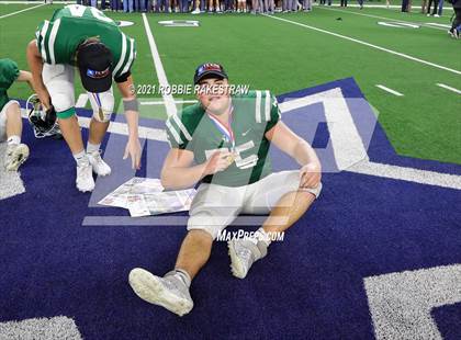 Thumbnail 2 in Gunter @ Franklin (UIL Football 3A D2 Finals) photogallery.