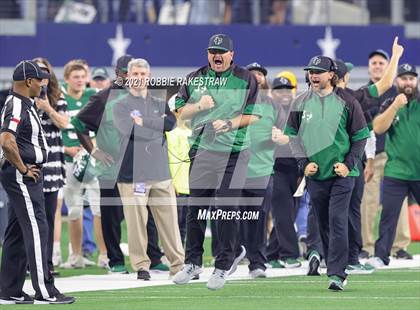 Thumbnail 2 in Gunter @ Franklin (UIL Football 3A D2 Finals) photogallery.