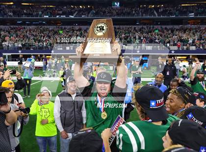 Thumbnail 1 in Gunter @ Franklin (UIL Football 3A D2 Finals) photogallery.