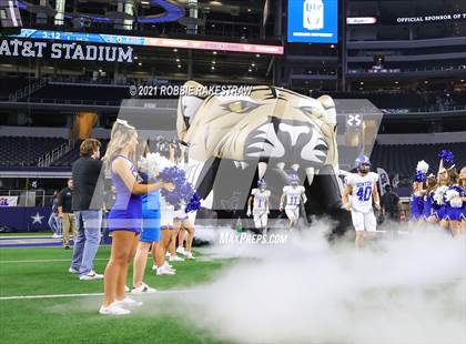 Thumbnail 1 in Gunter @ Franklin (UIL Football 3A D2 Finals) photogallery.