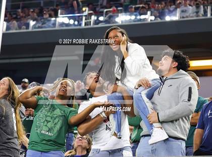 Thumbnail 2 in Gunter @ Franklin (UIL Football 3A D2 Finals) photogallery.