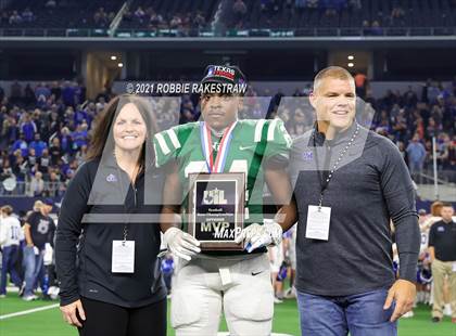 Thumbnail 1 in Gunter @ Franklin (UIL Football 3A D2 Finals) photogallery.