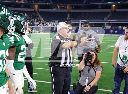 Thumbnail 3 in Gunter @ Franklin (UIL Football 3A D2 Finals) photogallery.