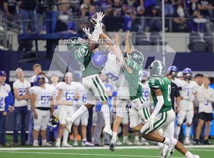 Thumbnail 2 in Gunter @ Franklin (UIL Football 3A D2 Finals) photogallery.