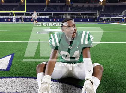 Thumbnail 2 in Gunter @ Franklin (UIL Football 3A D2 Finals) photogallery.