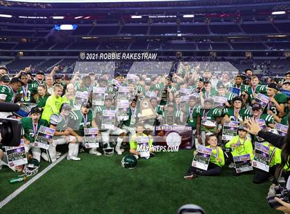 Thumbnail 1 in Gunter @ Franklin (UIL Football 3A D2 Finals) photogallery.