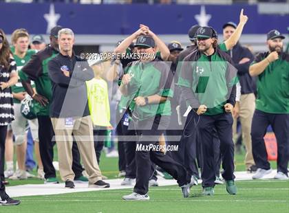Thumbnail 3 in Gunter @ Franklin (UIL Football 3A D2 Finals) photogallery.