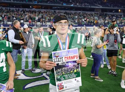 Thumbnail 3 in Gunter @ Franklin (UIL Football 3A D2 Finals) photogallery.