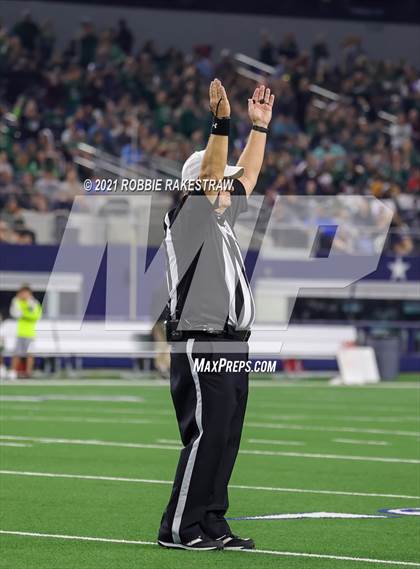 Thumbnail 1 in Gunter @ Franklin (UIL Football 3A D2 Finals) photogallery.