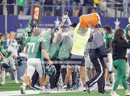 Thumbnail 1 in Gunter @ Franklin (UIL Football 3A D2 Finals) photogallery.