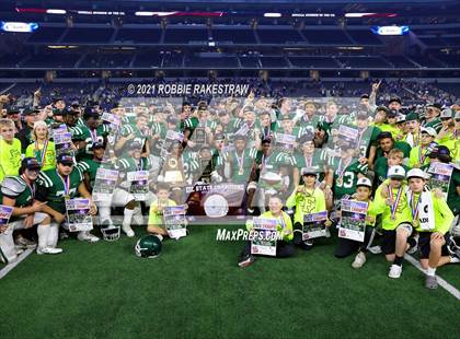 Thumbnail 2 in Gunter @ Franklin (UIL Football 3A D2 Finals) photogallery.