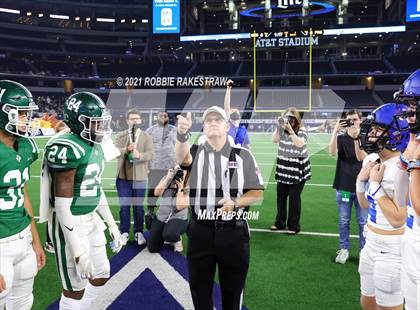 Thumbnail 1 in Gunter @ Franklin (UIL Football 3A D2 Finals) photogallery.