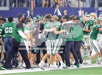 Thumbnail 3 in Gunter @ Franklin (UIL Football 3A D2 Finals) photogallery.