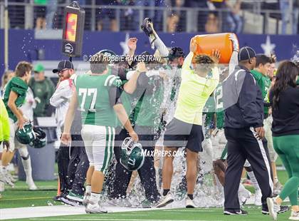 Thumbnail 2 in Gunter @ Franklin (UIL Football 3A D2 Finals) photogallery.
