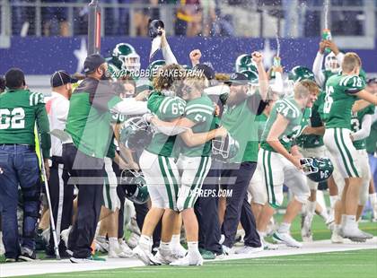 Thumbnail 1 in Gunter @ Franklin (UIL Football 3A D2 Finals) photogallery.