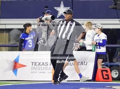 Thumbnail 2 in Gunter @ Franklin (UIL Football 3A D2 Finals) photogallery.