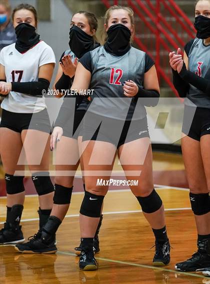 Thumbnail 1 in Brownstown Central vs. Indianapolis Cardinal Ritter (Regional Semifinal) photogallery.