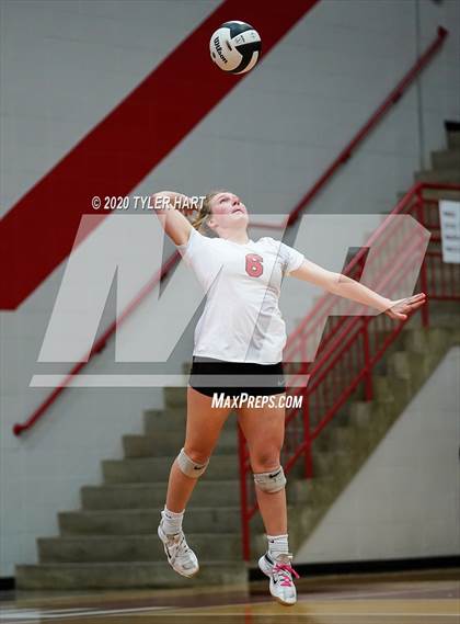 Thumbnail 1 in Brownstown Central vs. Indianapolis Cardinal Ritter (Regional Semifinal) photogallery.