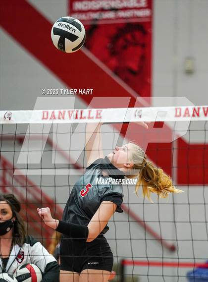 Thumbnail 2 in Brownstown Central vs. Indianapolis Cardinal Ritter (Regional Semifinal) photogallery.