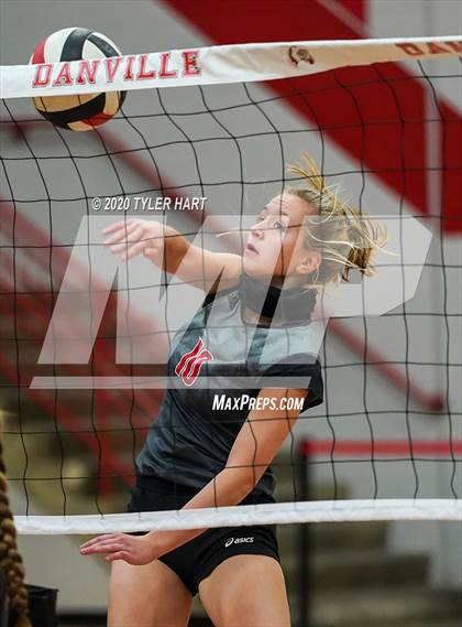 Thumbnail 1 in Brownstown Central vs. Indianapolis Cardinal Ritter (Regional Semifinal) photogallery.
