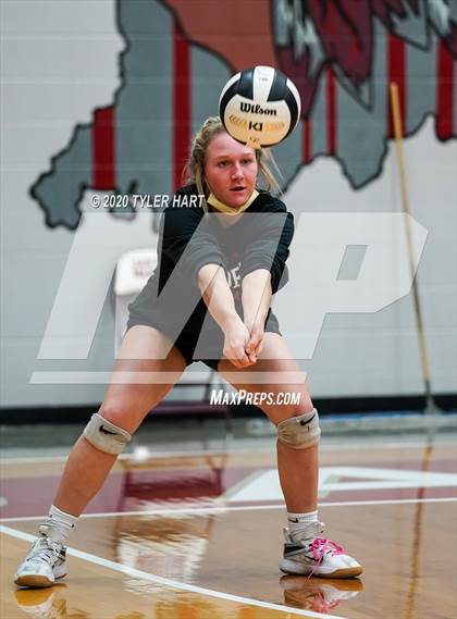 Thumbnail 2 in Brownstown Central vs. Indianapolis Cardinal Ritter (Regional Semifinal) photogallery.