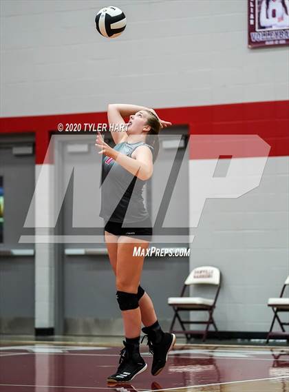 Thumbnail 2 in Brownstown Central vs. Indianapolis Cardinal Ritter (Regional Semifinal) photogallery.