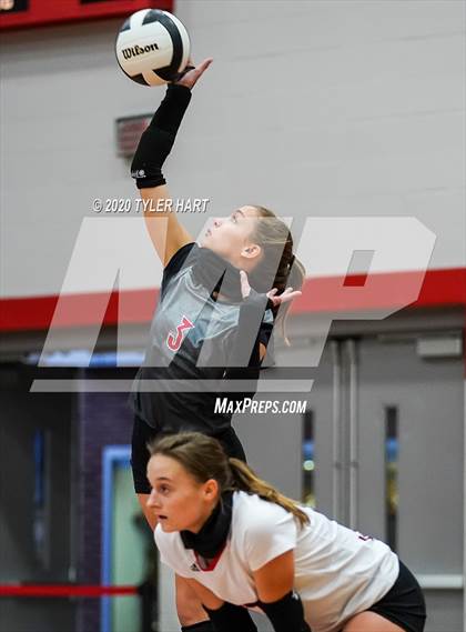 Thumbnail 2 in Brownstown Central vs. Indianapolis Cardinal Ritter (Regional Semifinal) photogallery.