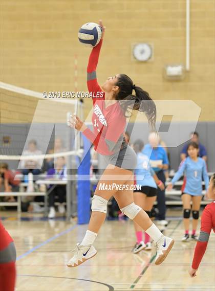 Thumbnail 2 in Sweetwater vs O'Farrell Charter (Falcons Tournament) photogallery.