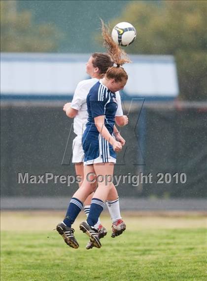 Thumbnail 3 in Bellaire vs Lamar @ Delmar photogallery.