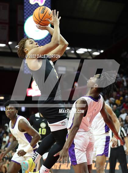 Thumbnail 1 in Roselle Catholic vs. Camden photogallery.