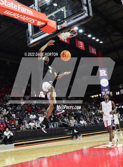 Thumbnail 3 in Roselle Catholic vs. Camden photogallery.