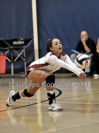 Thumbnail 3 in Brentwood vs. La Salle (Molten Classic) photogallery.