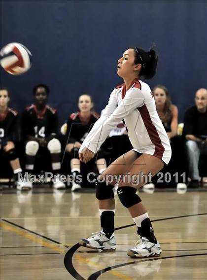 Thumbnail 1 in Brentwood vs. La Salle (Molten Classic) photogallery.