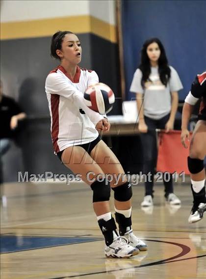 Thumbnail 1 in Brentwood vs. La Salle (Molten Classic) photogallery.
