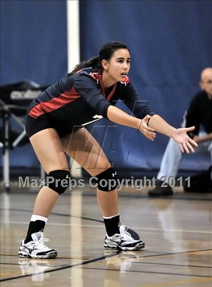 Thumbnail 3 in Brentwood vs. La Salle (Molten Classic) photogallery.