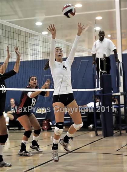 Thumbnail 2 in Brentwood vs. La Salle (Molten Classic) photogallery.