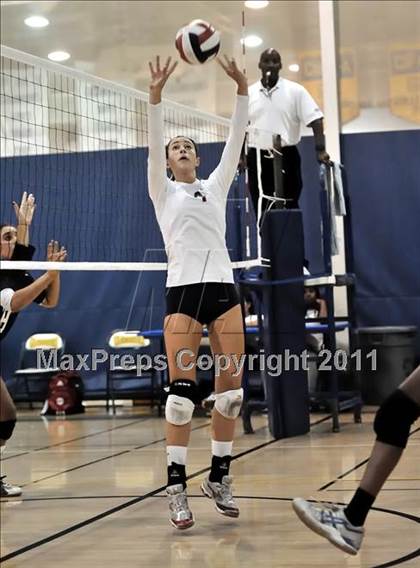 Thumbnail 2 in Brentwood vs. La Salle (Molten Classic) photogallery.
