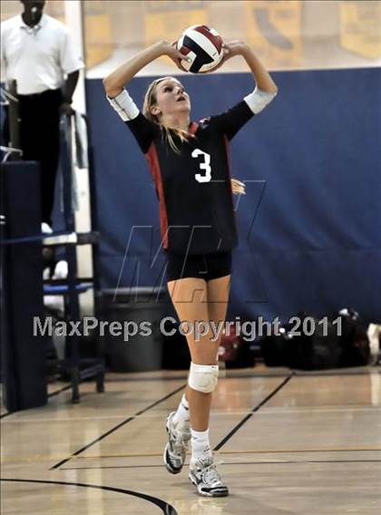 Thumbnail 2 in Brentwood vs. La Salle (Molten Classic) photogallery.