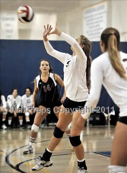 Thumbnail 2 in Brentwood vs. La Salle (Molten Classic) photogallery.