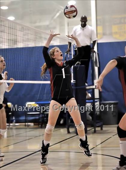 Thumbnail 2 in Brentwood vs. La Salle (Molten Classic) photogallery.