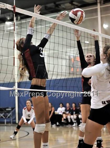 Thumbnail 3 in Brentwood vs. La Salle (Molten Classic) photogallery.