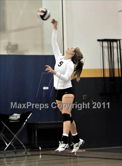 Thumbnail 1 in Brentwood vs. La Salle (Molten Classic) photogallery.