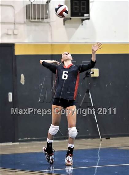 Thumbnail 3 in Brentwood vs. La Salle (Molten Classic) photogallery.