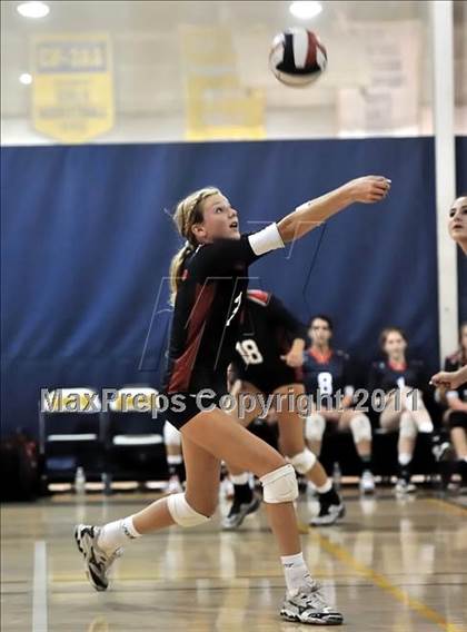 Thumbnail 3 in Brentwood vs. La Salle (Molten Classic) photogallery.