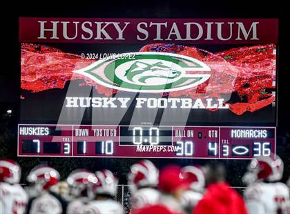Thumbnail 2 in Mater Dei @ Centennial (CIF SS DIV 1 Semi final) photogallery.