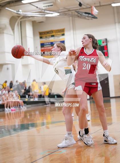 Thumbnail 3 in JV: North Attleborough @ King Philip Regional photogallery.