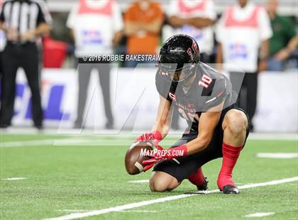 Thumbnail 2 in The Woodlands vs. Lake Travis (UIL 6A Division 1 Final) photogallery.