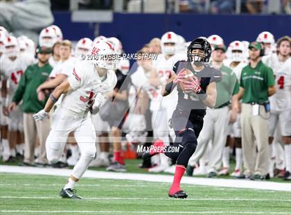 Thumbnail 2 in The Woodlands vs. Lake Travis (UIL 6A Division 1 Final) photogallery.