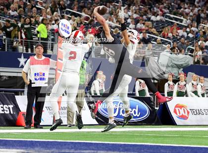 Thumbnail 3 in The Woodlands vs. Lake Travis (UIL 6A Division 1 Final) photogallery.