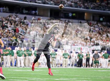 Thumbnail 3 in The Woodlands vs. Lake Travis (UIL 6A Division 1 Final) photogallery.